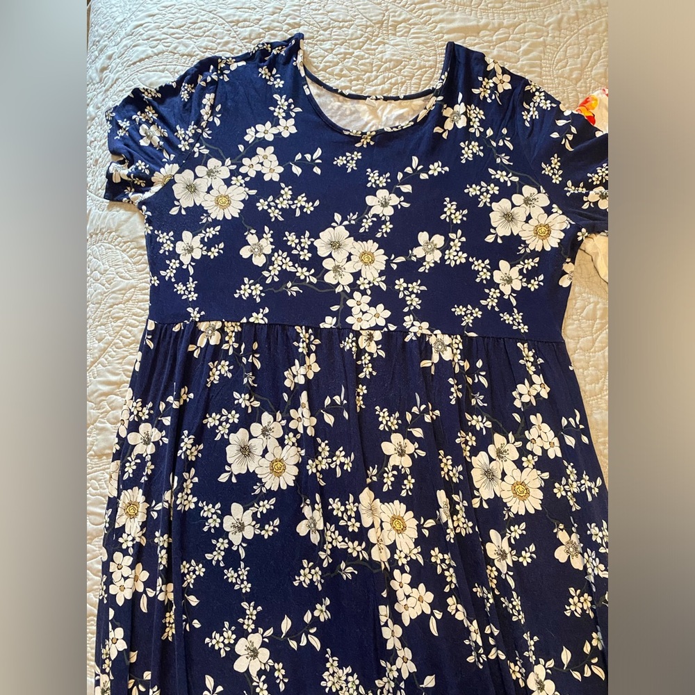 3X Maxi Dresses - Picture 2 of 5